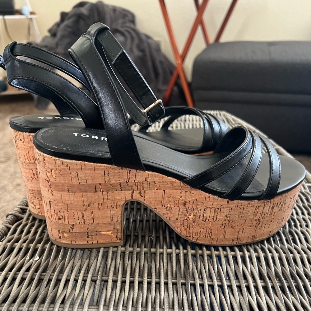 Torrid platform sandals - Picture 3 of 3